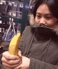 funny-gifs-peeling-banana