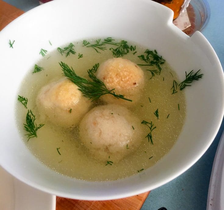 Soupe aux “matzo balls”