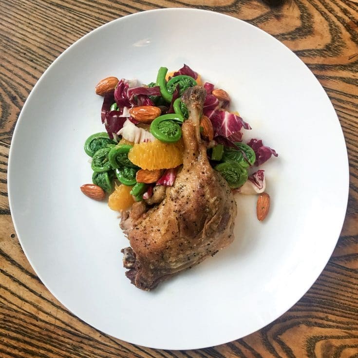 Salade de têtes de violons et canard confit