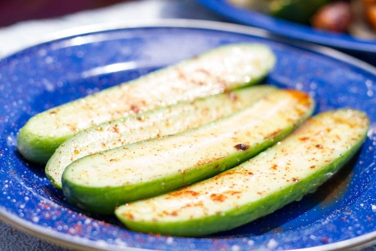 Entrée de concombre au chili et à la lime