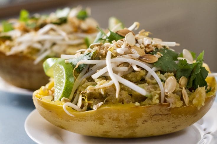 Pad thaï à la courge spaghetti et au porc