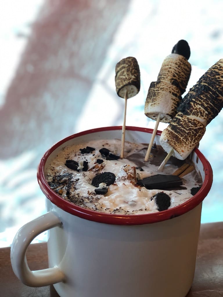 Recette de chocolat chaud épicé végétalien (tout garni) selon Loounie