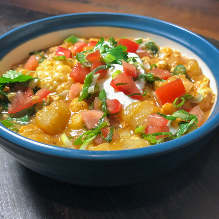 Curry de tofu au chou-fleur & salsa de tomate