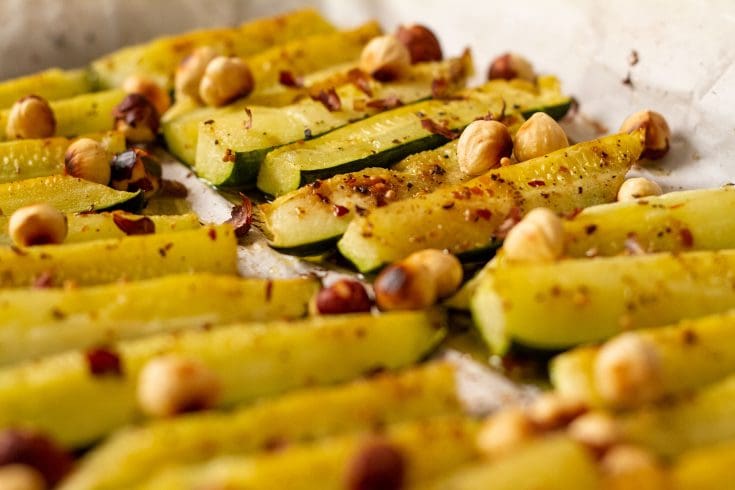 Courgettes grillées aux noisettes