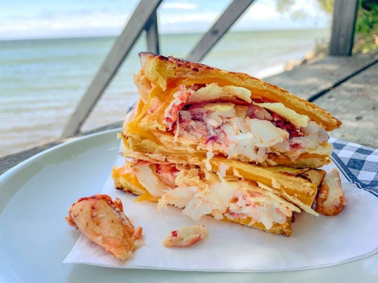 Lobster melt (grilled cheese au homard)
