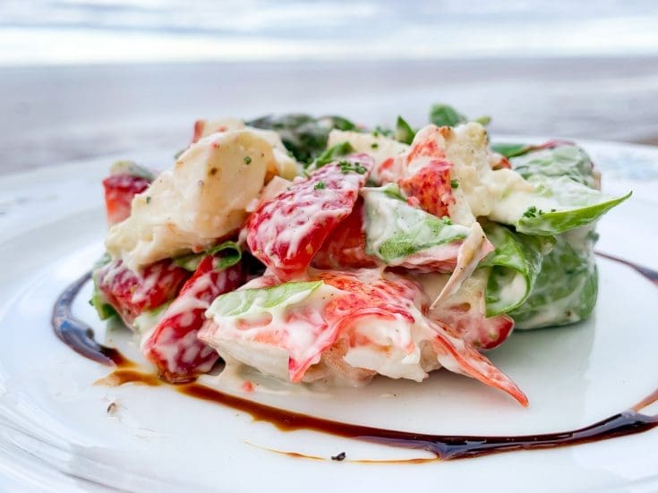 Salade de homard, fraises et asperges