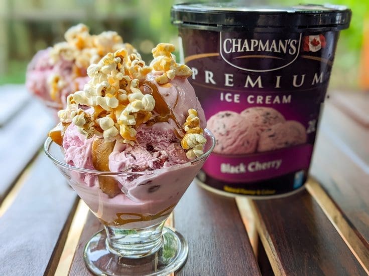 Sundae à la cerise noire & popcorn au caramel