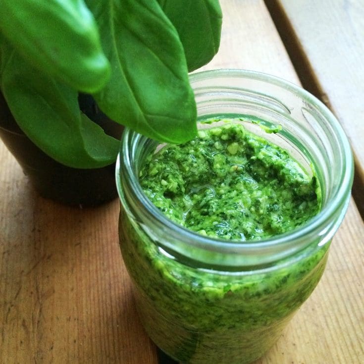 Pesto de basilic (aka pesto alla genovese)