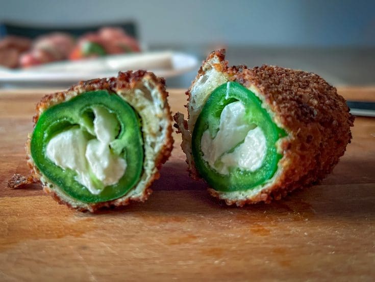 Poppers classiques (jalapenos farcis au fromage à la crème, panés à l’anglaise)