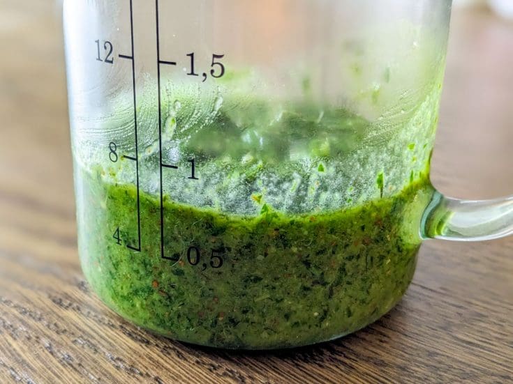 Pesto de feuille de carotte
