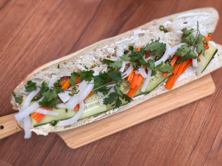 Banh mi végétarien au tofu