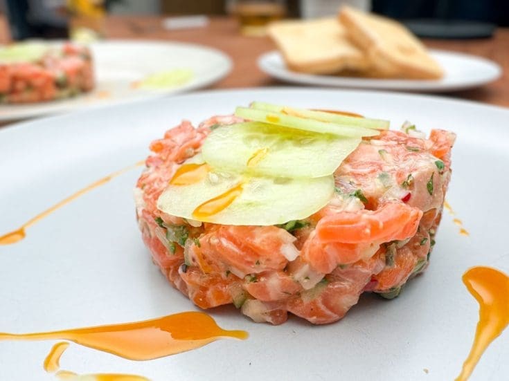 Tartare de saumon aux légumes croquants