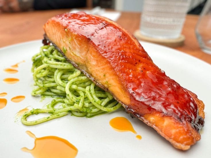 Saumon laqué à la sauce bbq à l'érable