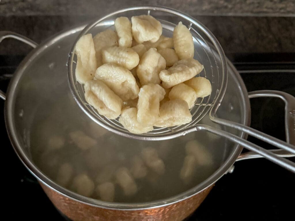 La cuisson des gnocchis