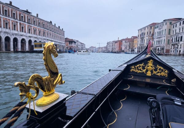 incontournables à venise gondole