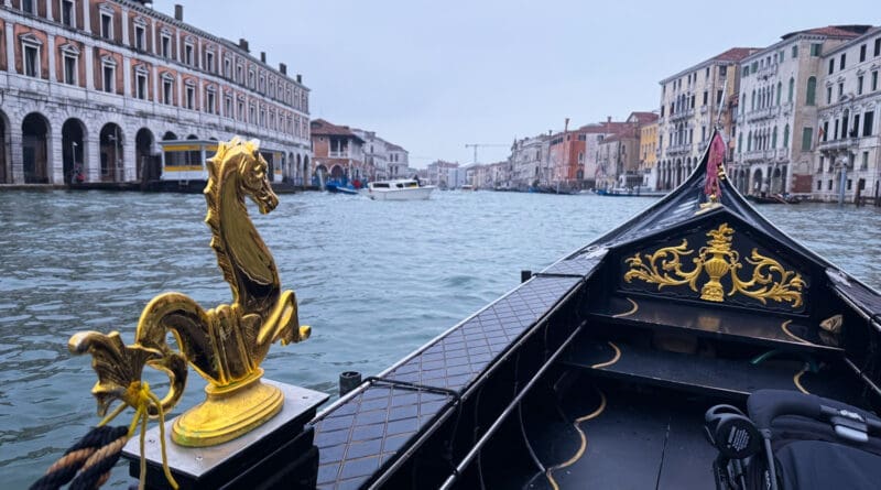 incontournables à venise gondole