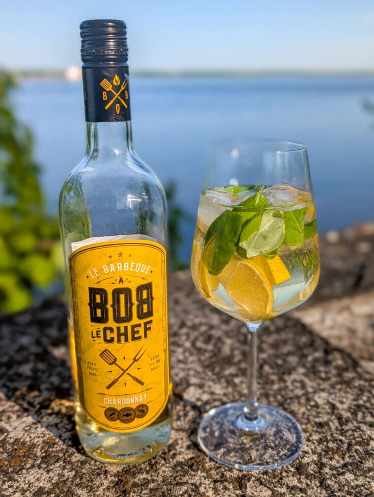 Spritz au vin blanc (white wine spritzer)